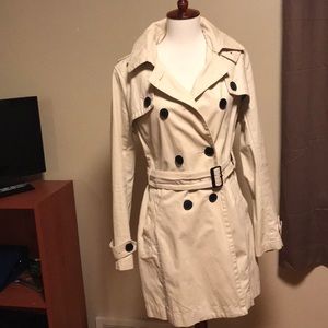Light weight trench coat